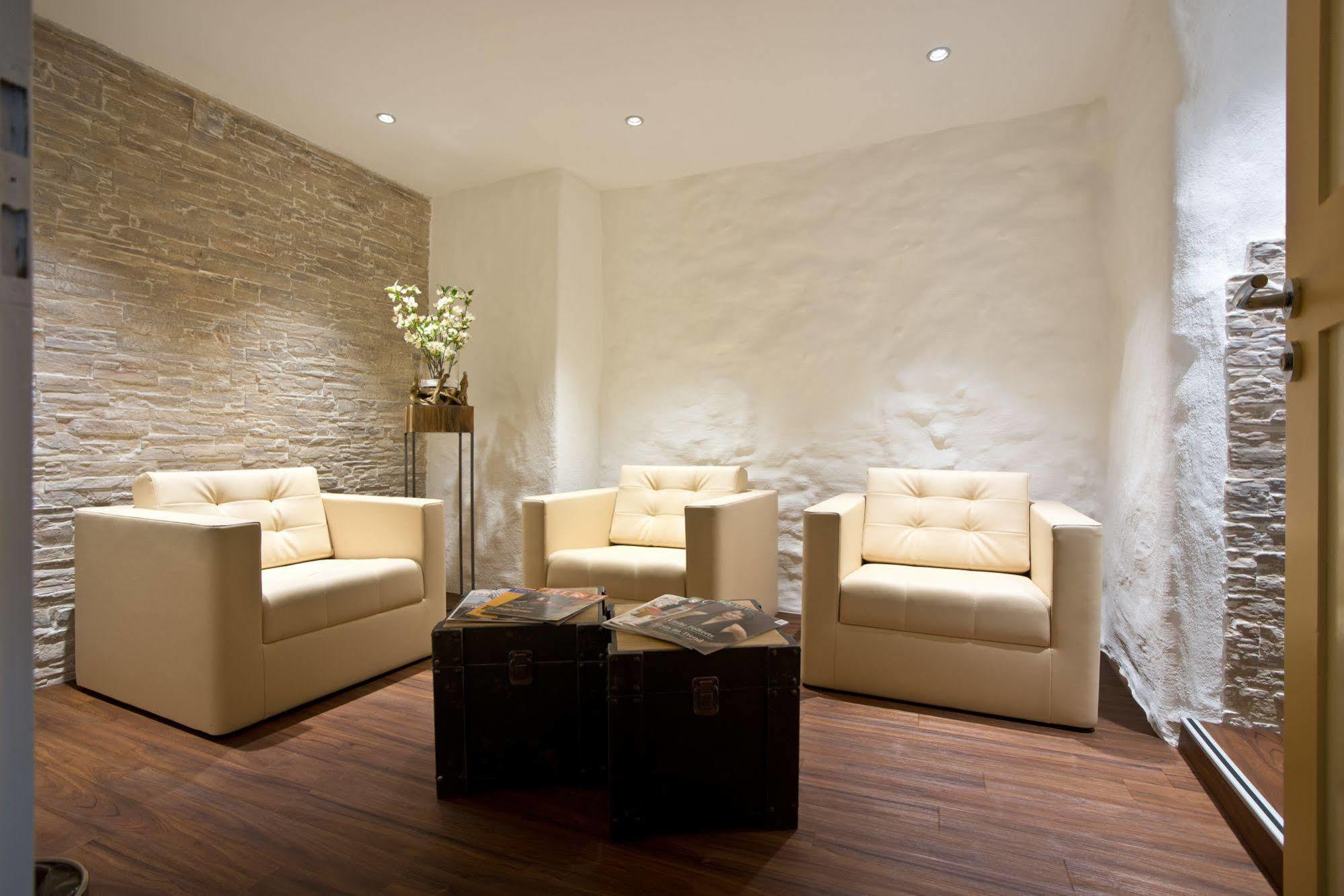 Kronenhof Hotel 3*